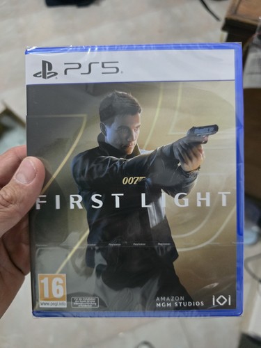 007 first light ps5 - light,